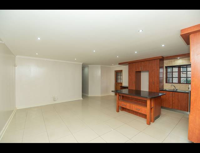 2 BEDROOM TOWNHOUSE FOR SALE IN GLENROY PARK